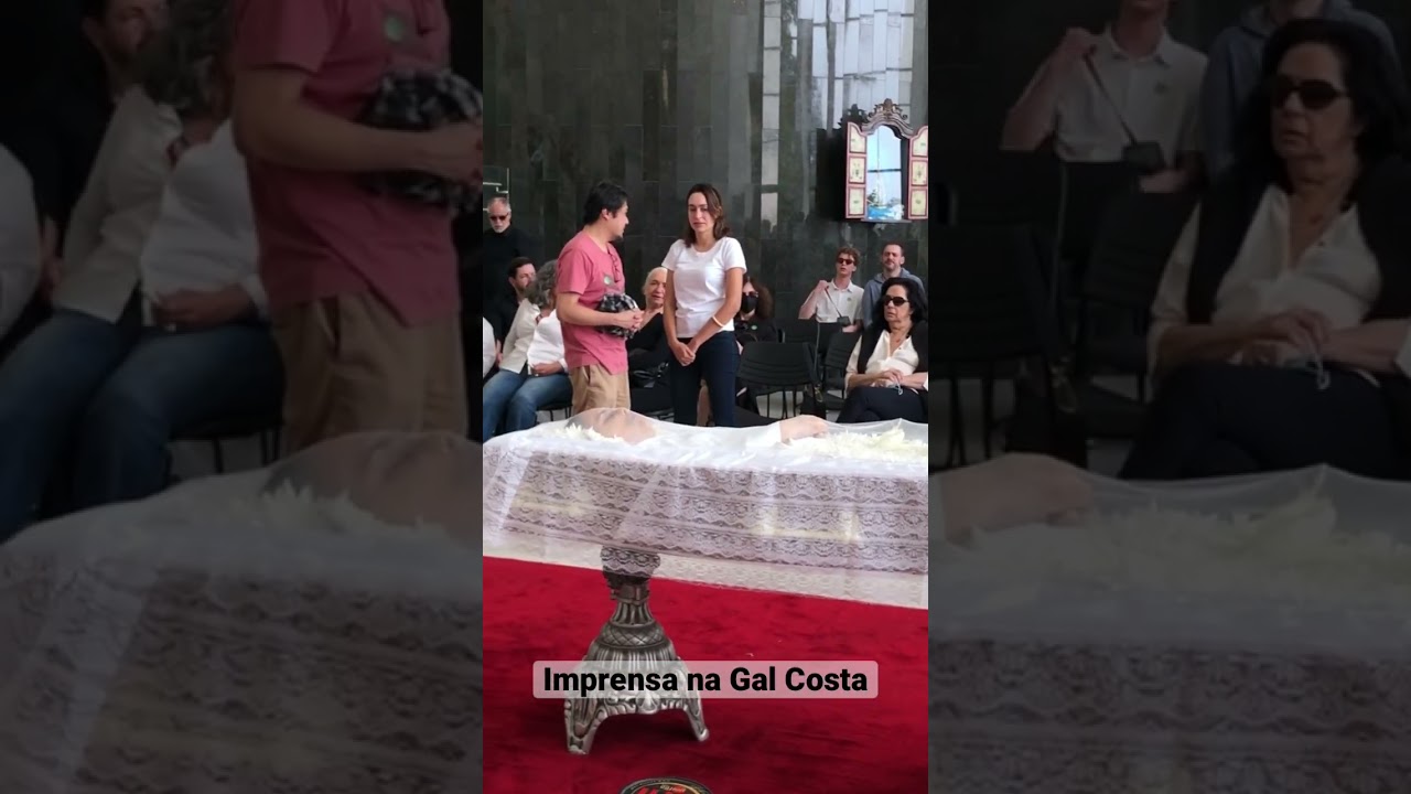 Imprensa no Vel&oacute;rio da Gal Costa