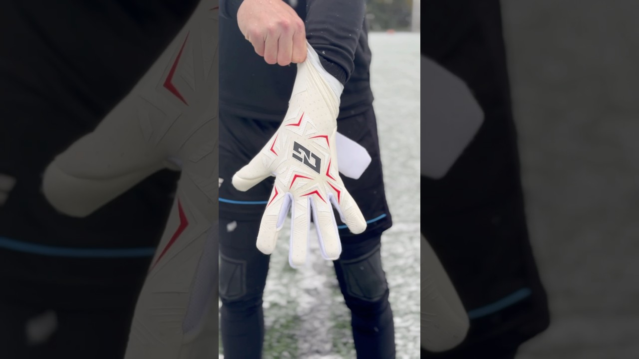 Christmas has come EARLY ❄️ The OG1 TYPE-R has FINALLY landed 🔥🤩#goalkeeper #goalkeepergloves