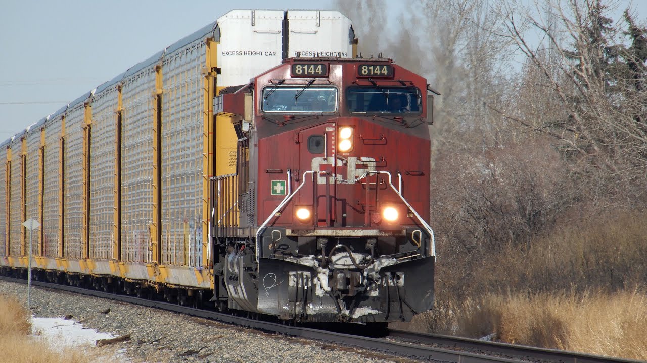 Horn Show! CP 8144 Leads CP Mix Freight Train South through Airdrie AB