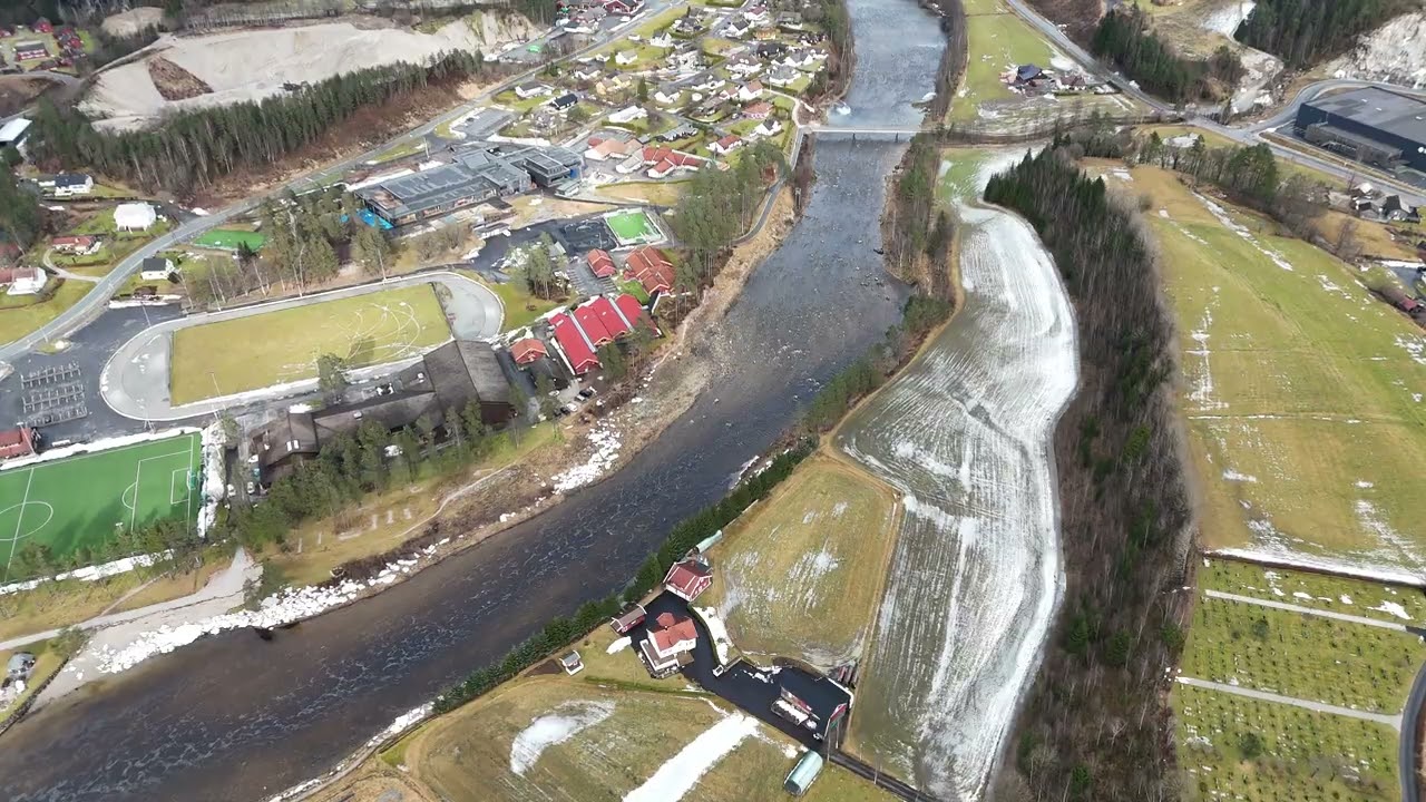 Tonstad sentrum og Fintlandsmonan