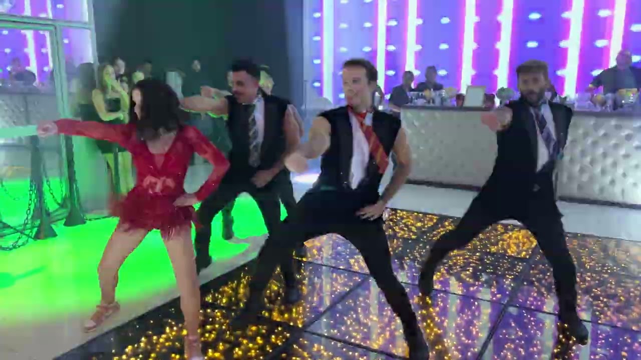 Giulia Domingues - 15 anos - abertura balada - Espaço Paulista - Biagi