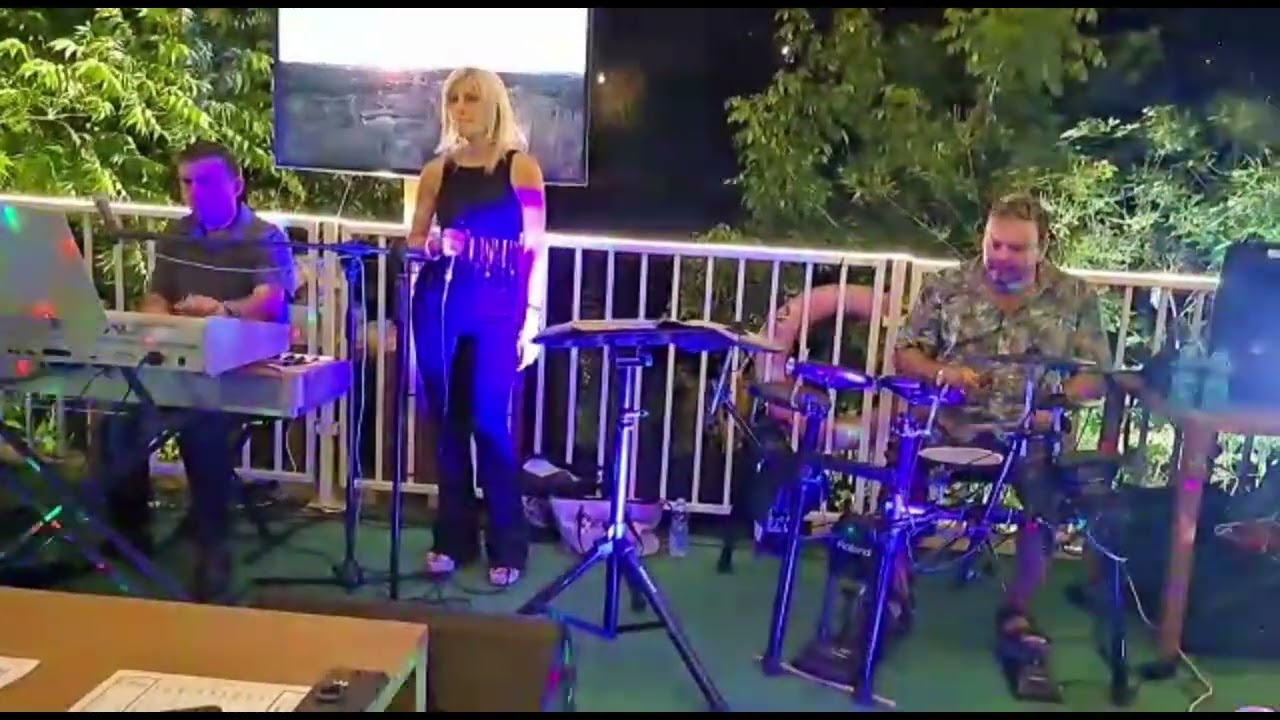 Claudia in Trio