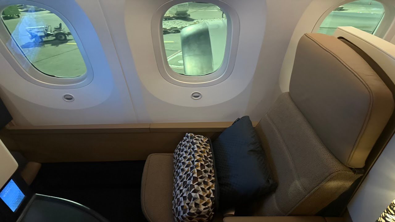 Обзор бизнес-класса Etihad на рейсе Нью-Йорк — Абу-Даби (Boeing 787-9)