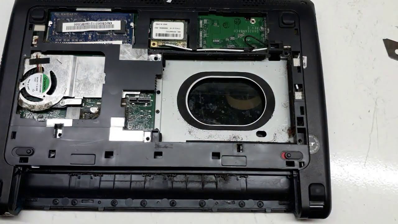 Cara bongkar notebook Acer One D257 /D270