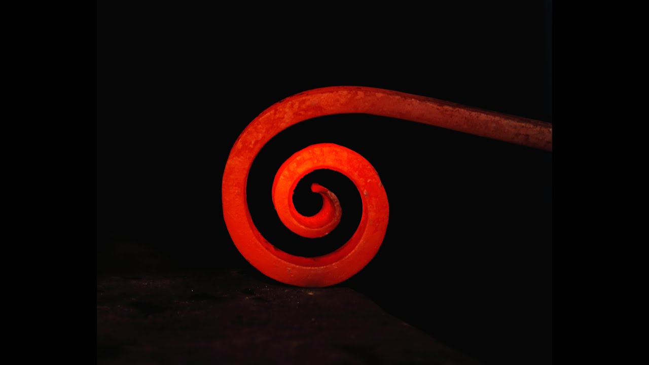 Blacksmithing - Hand Forging scrolls  The Fishtail