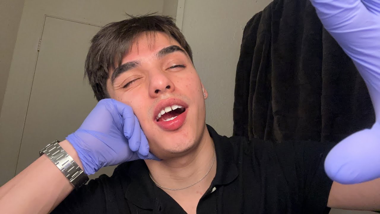 asmr dándote un masaje con guantes