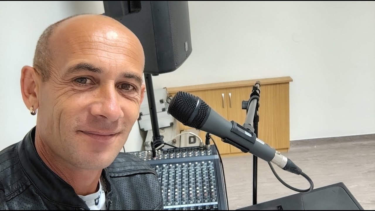 ZeneszSanyi Mulat a YouTube 11.25.
