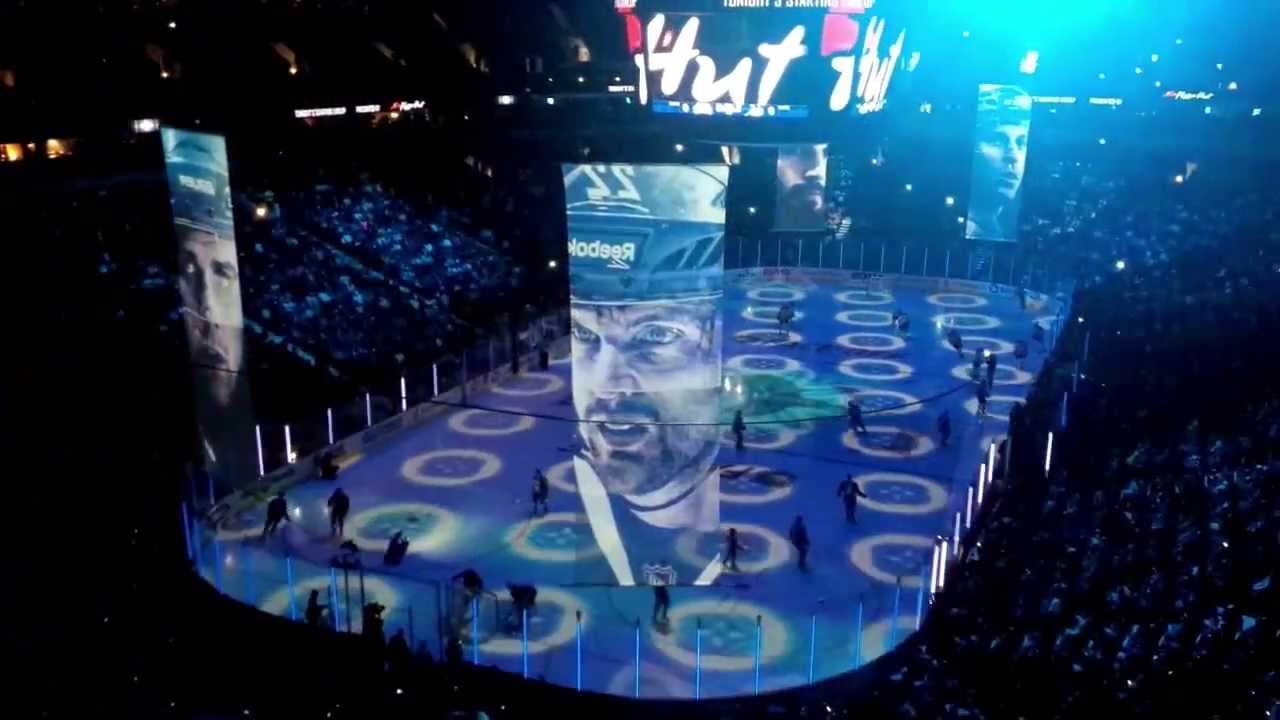 Solotech | Rogers Arena Solo-Tube LED Lights