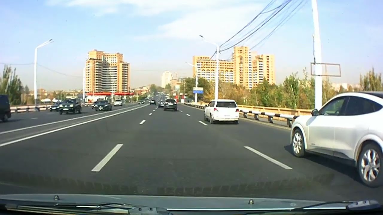 Komitas Ave @ Vagharsh Vagharshyan St