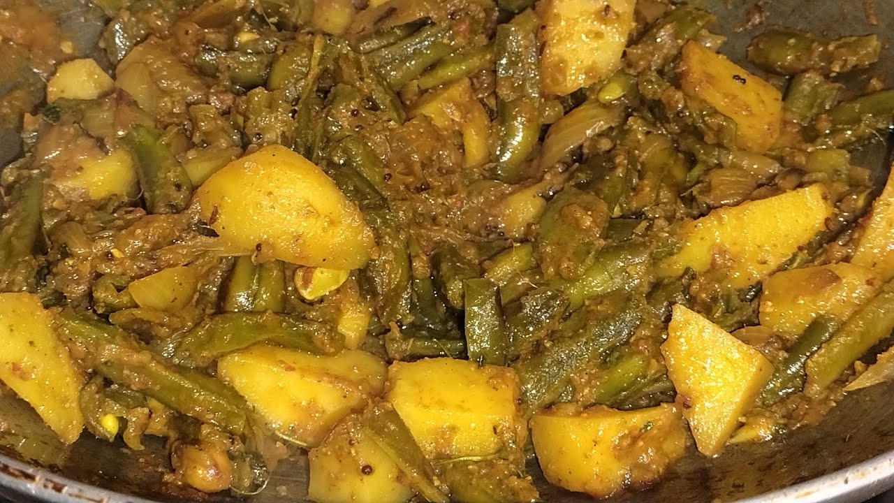 #semkisabji #semaaloo ki recipe dekhe chatpati sem ki sabji jo na kre wo khaye or bar bar bnaye😋😋😋