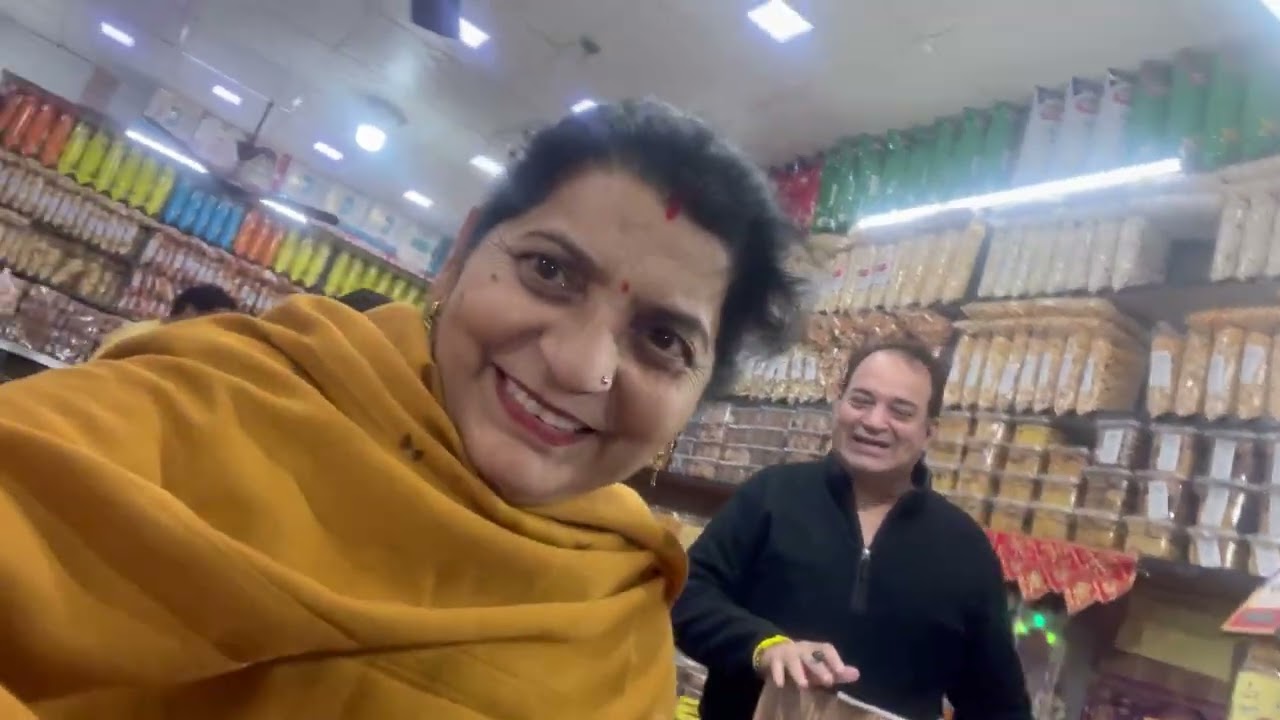 Aaj hum gaye shopping 🛒 Karen for makar Sankranthi 
