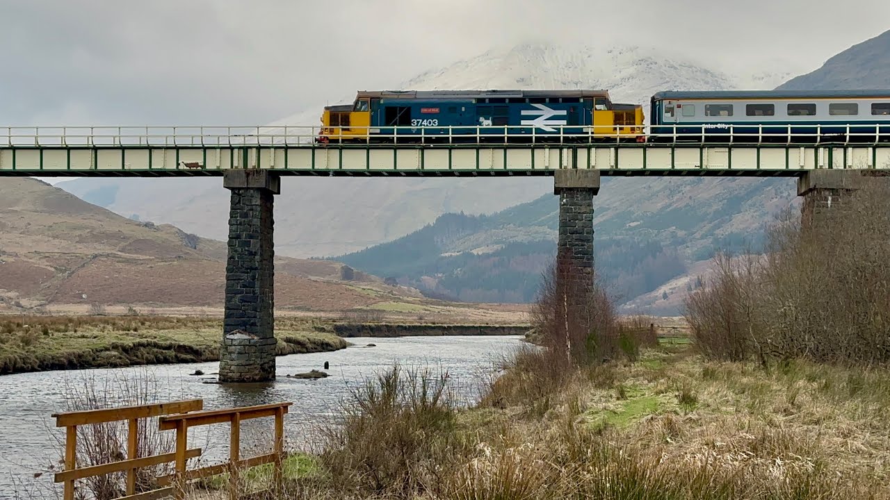 37403 ‘Isle of Mull’ hauls the BLS 2024 tour on the West Highland Line