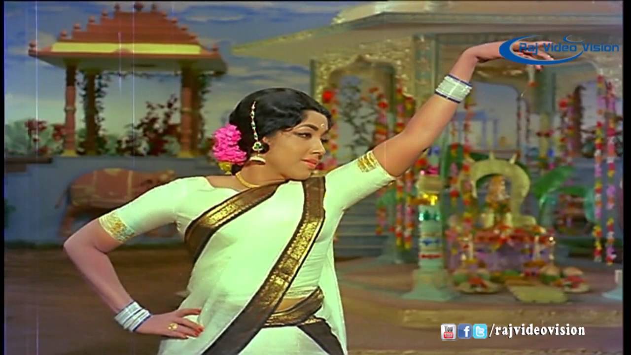 Azhgiya Megam HD Song