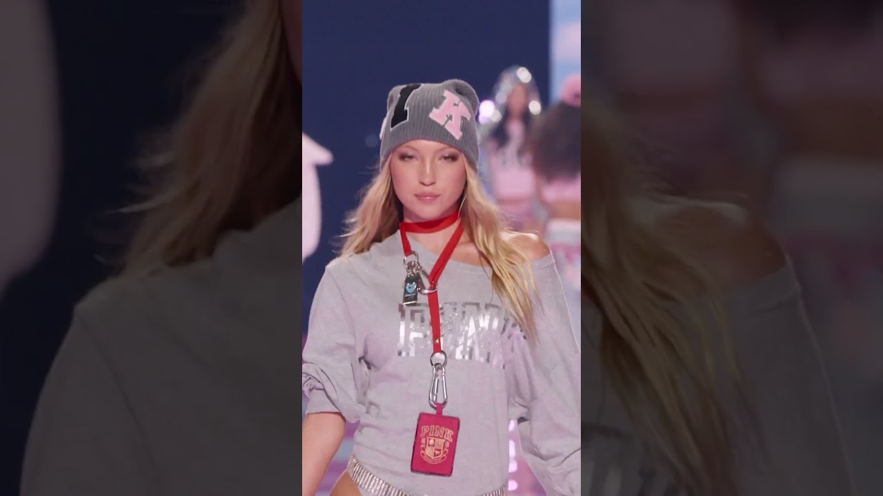 Лила Мосс | PINK Half Time Show 2025