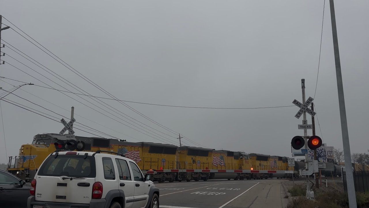 UP 9918 Stockton Turn Hauler Local North - West Lane Railroad Crossing, Stockton CA 
