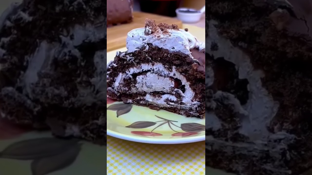 Recheio cremoso com casquinha rocambole de chocolate 