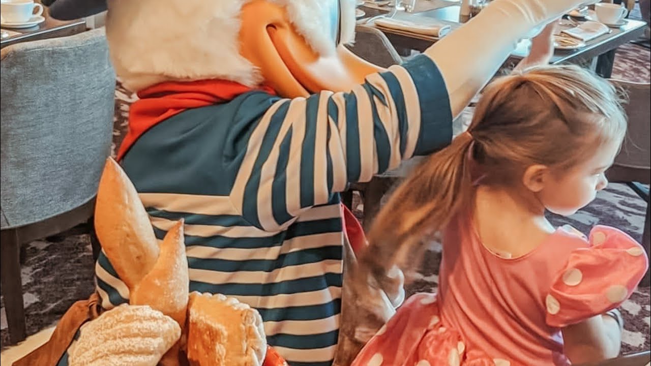 *NEW* TOPOLINO'S TERRACE CHARACTER BREAKFAST! 🌈FIRST DAY OF FESTIVAL OF THE ARTS 2020!  🖼️🎨