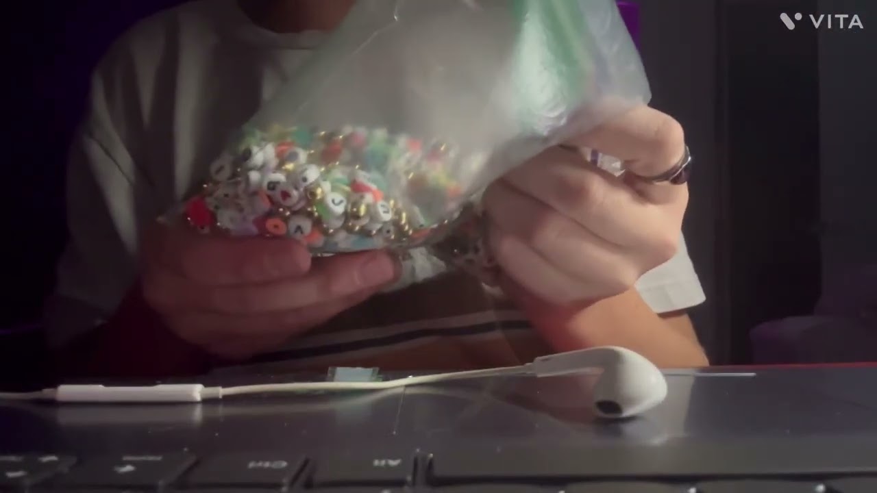 ASMR with tappyturtle (sand)