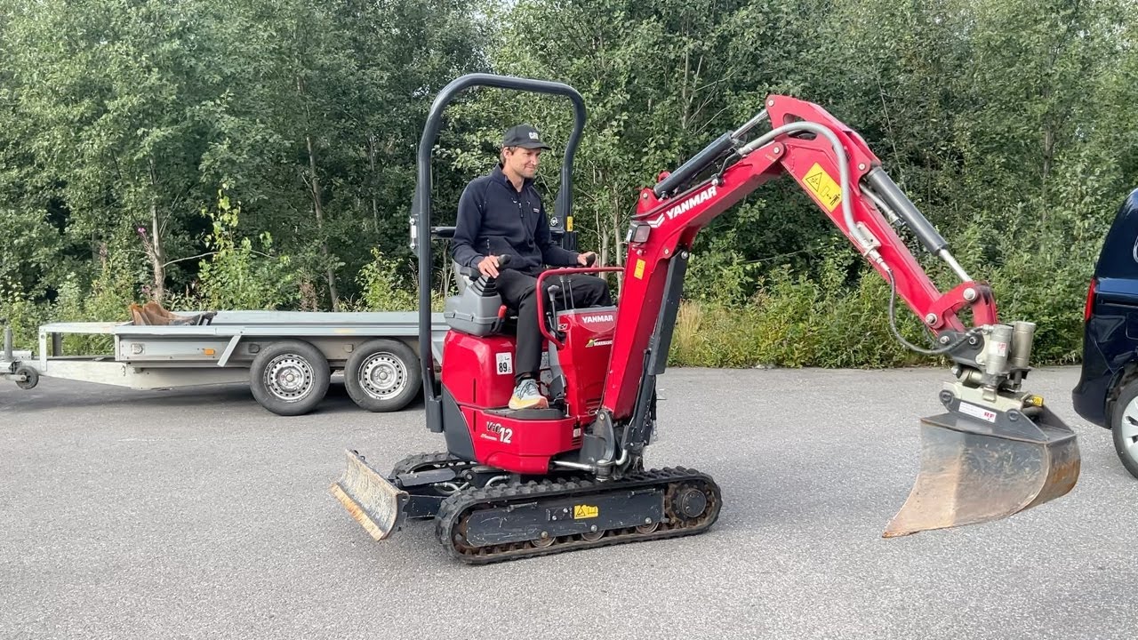 K&ouml;p Gr&auml;vmaskin Yanmar VIO12 med skopor och maskinsl&auml;p p&aring; Klaravik