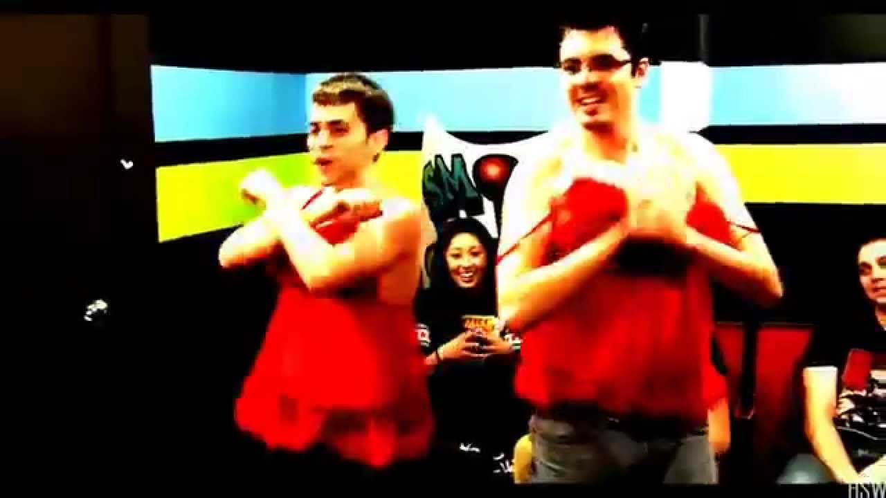 'It's going down, I'm yellin' TIMBER...' [HBD SMOSH GAMES!]