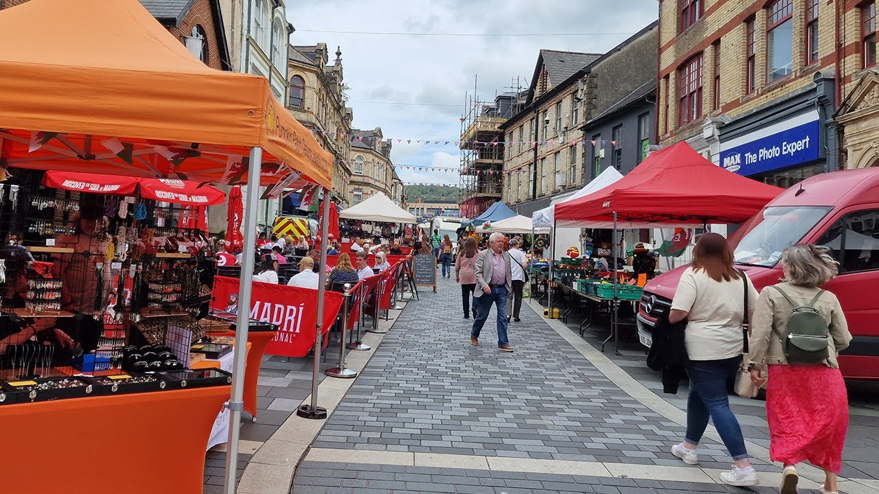 Walking Tour In Pontypridd [4K HDR]