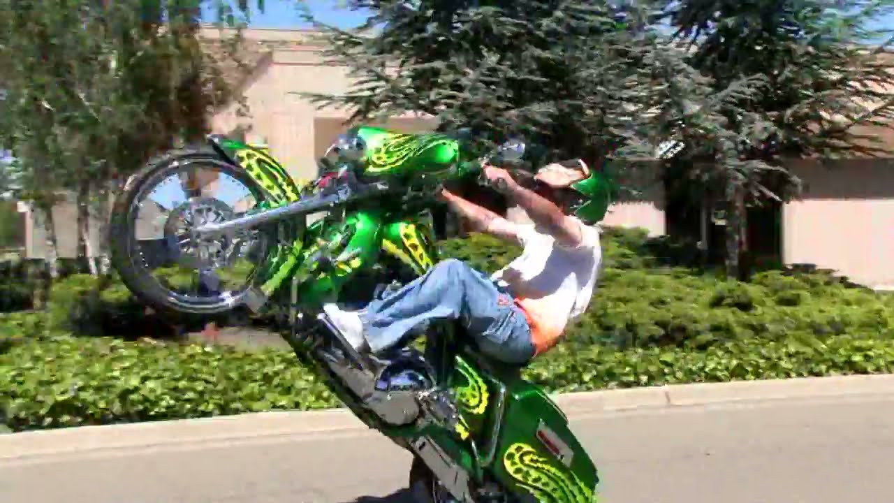 White Boy John Wheelie on Hogg in East Oakland