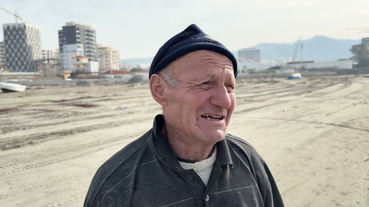 Zbatica tërheq detin mbi 10 metra në Vlorë, varkat e peshkimit mbeten në cekëtirë
