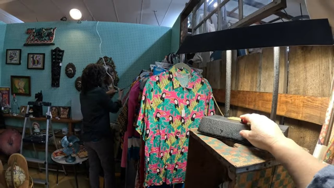 We’re Getting a Booth in a Vintage & Antique Mall