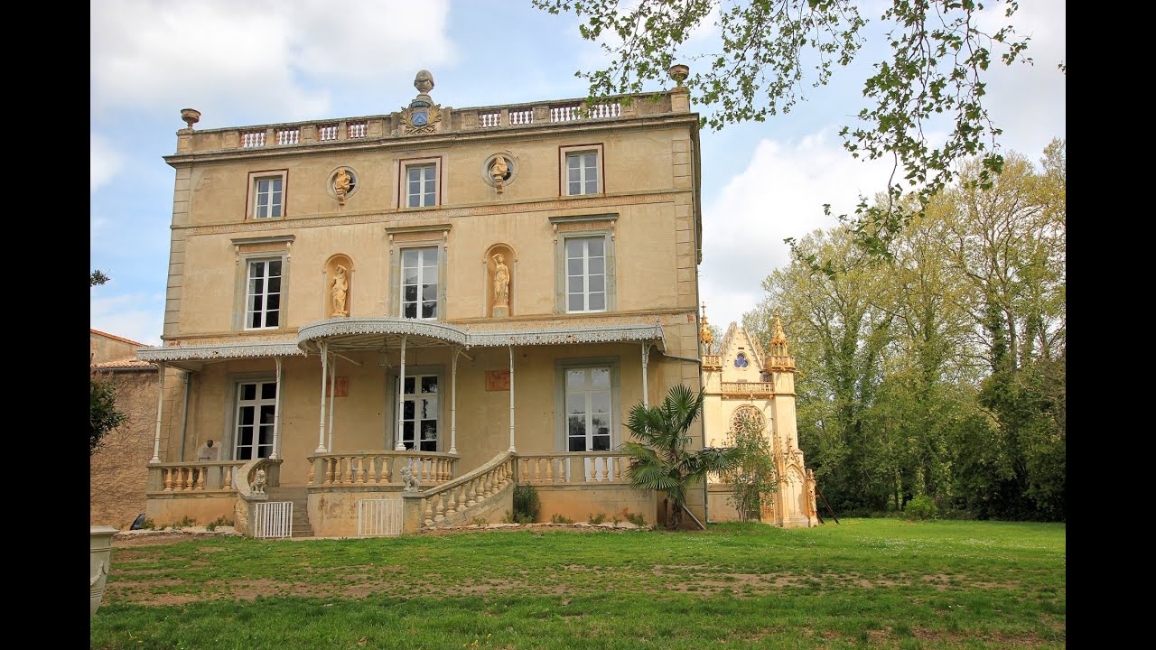 Large estate with manor house, g&icirc;te, outbuildings and lake
