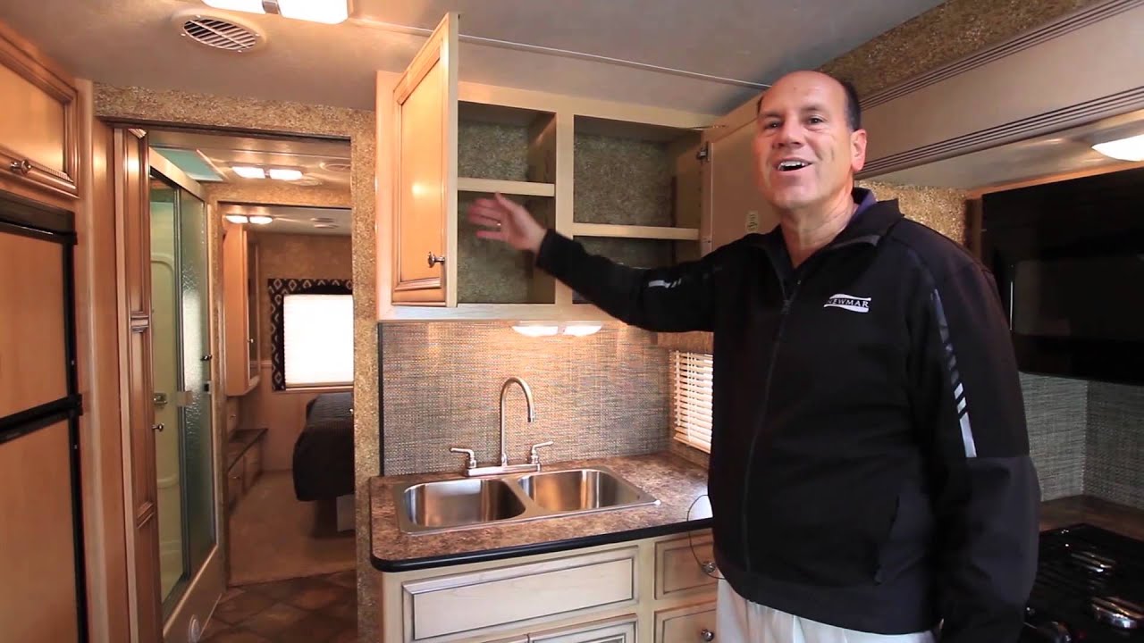 Tour the 2014 Bay Star Sport Motorhome by Newmar