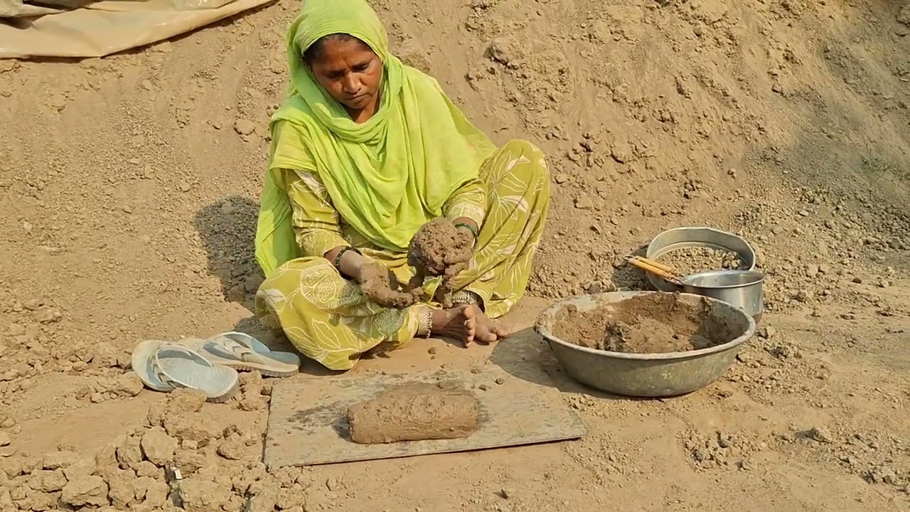 लाल मिट्टी और चिकनी मिट्टी मिक्स करके कैसे देसी चूल्हा बनाया जाता है देखो दोस्तों 😱😱😱😱😱😱😱😱