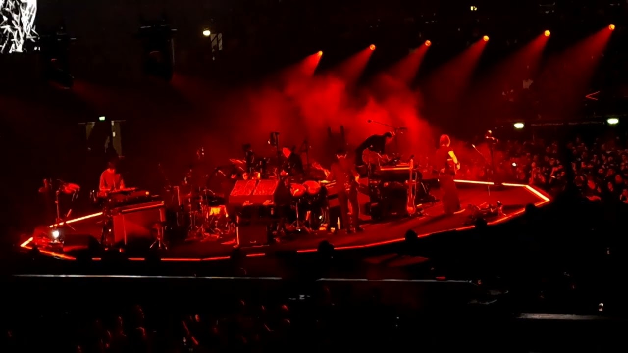 16 How to Disappear Completely - Radiohead  - Bologna - 17 Novembre 2025 (Night 3)