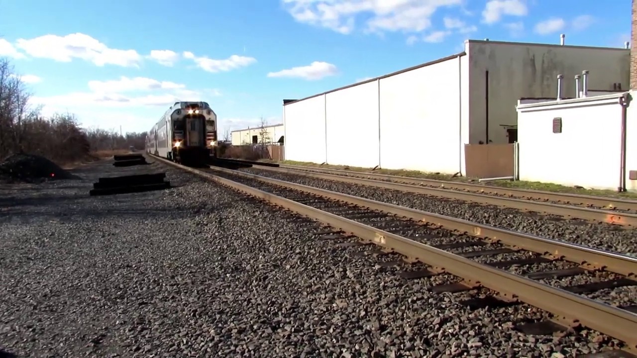 Norfolk Southern and New Jersey Transit trains in Middlesex NJ 12-29-18