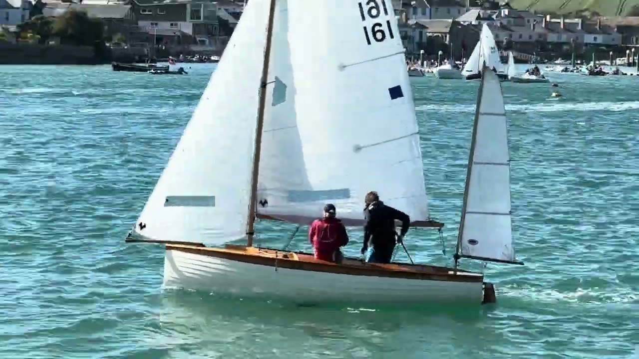 Salcombe Yawls Battle to the Line &ndash; Solo Dinghy Skims Ferry Hard in Close Finish!
