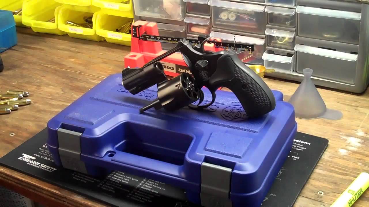 Smith and Wesson M357 NightGuard .41Magnum