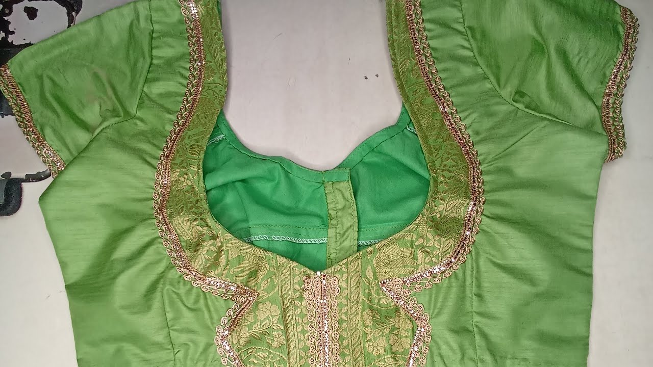Latest Back Design Blouse ✂️✂️#blouse #viral #youtubeshorts #stitching 