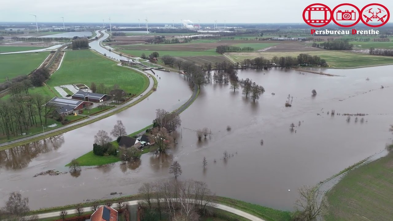 De Vecht kruist Kanaal Almelo - De Haandrik bij Gramsbergen