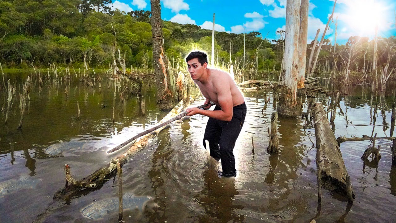 LARGADOS E PERDIDOS - TENTANDO CONSEGUIR ALIMENTO NO MANGUEZAL