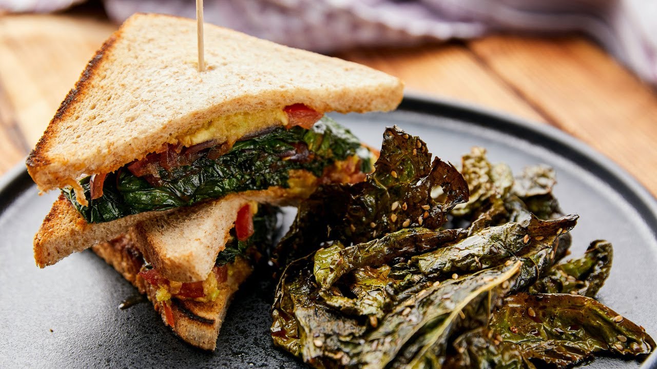 Veganes Kale Sandwich aus Schwarzkohl & Beste Schwarzkohlchips