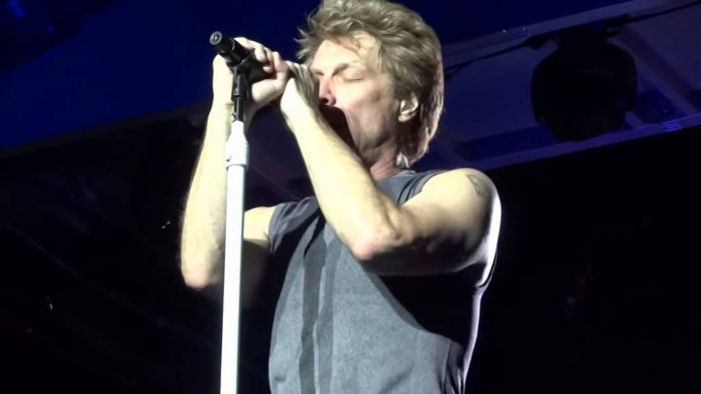 25-26 Bon Jovi - Always / These Days  Vicente Calderon. Madrid 2013 (MULTICAM)
