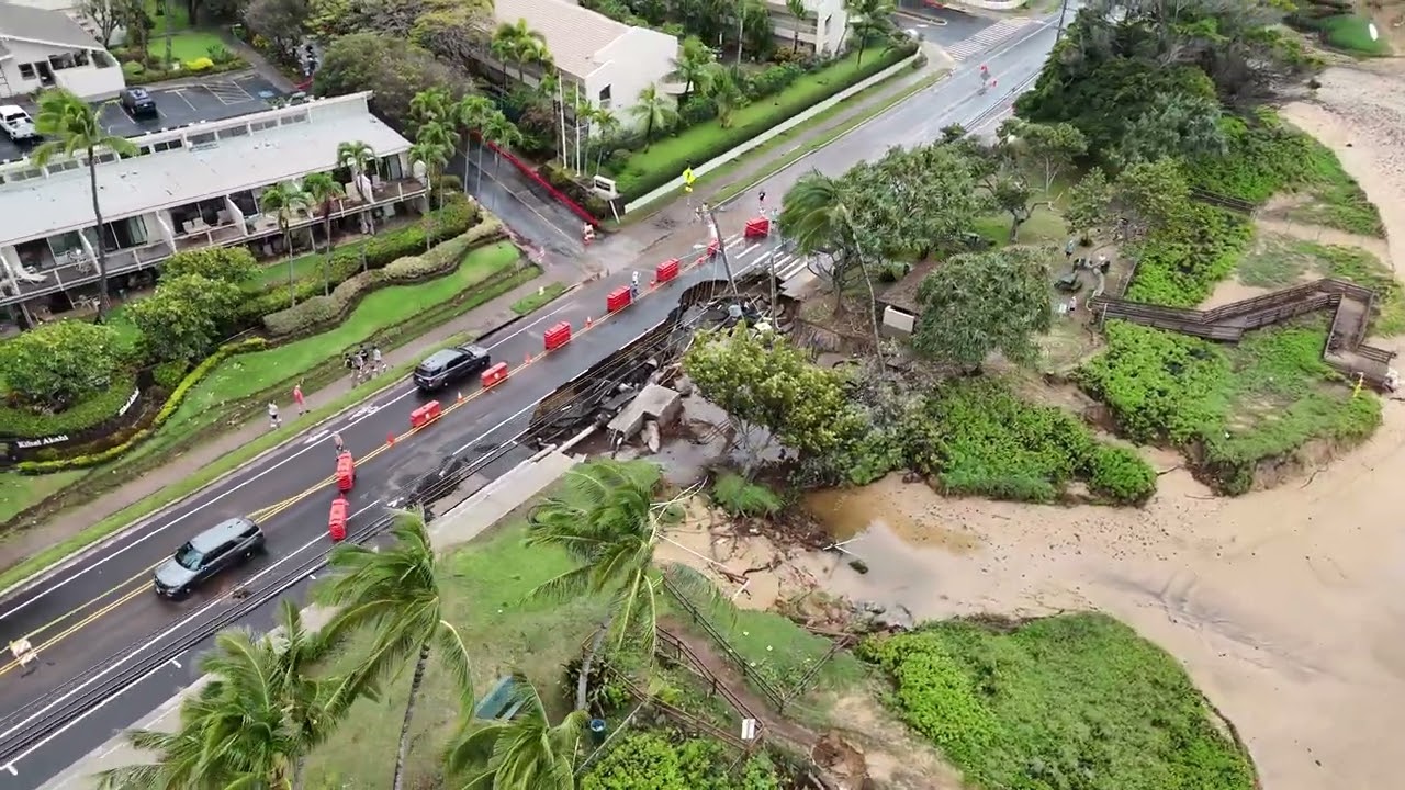 Severe Flooding Washes Out Road in Hawaii
