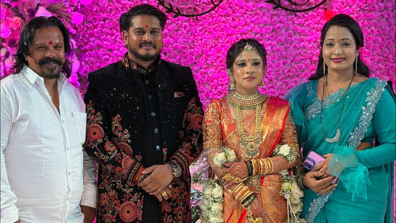 प्रशांत आणि रिधी चा साखरपुडा 🥰❤️ खास मैत्रीण असल्याचा फायदा लग्नात जागा पकडून ठेवते 🤣