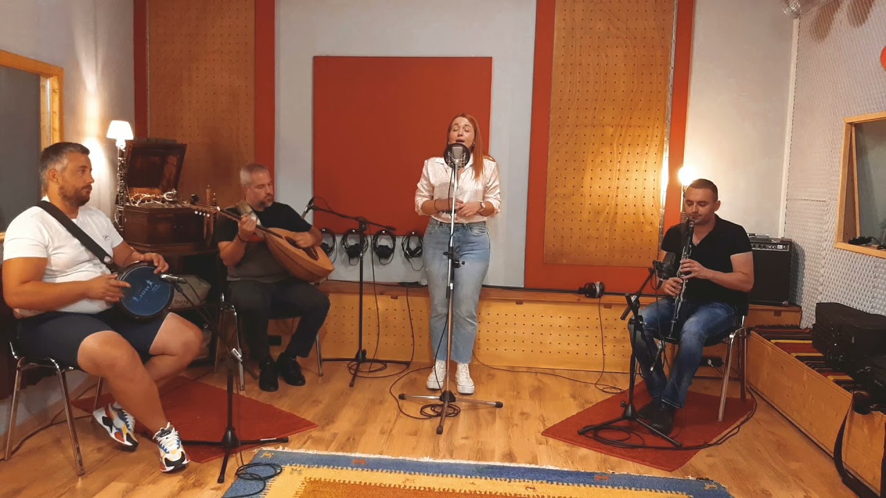 Μάνα μου τα λουλούδια μου - Σόνια Κουτζιαρή