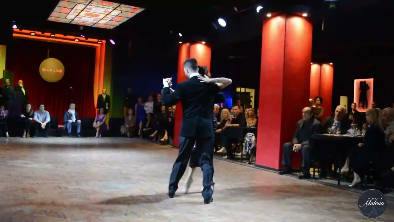Moira Castellano & Javier Rodriguez bailaron 