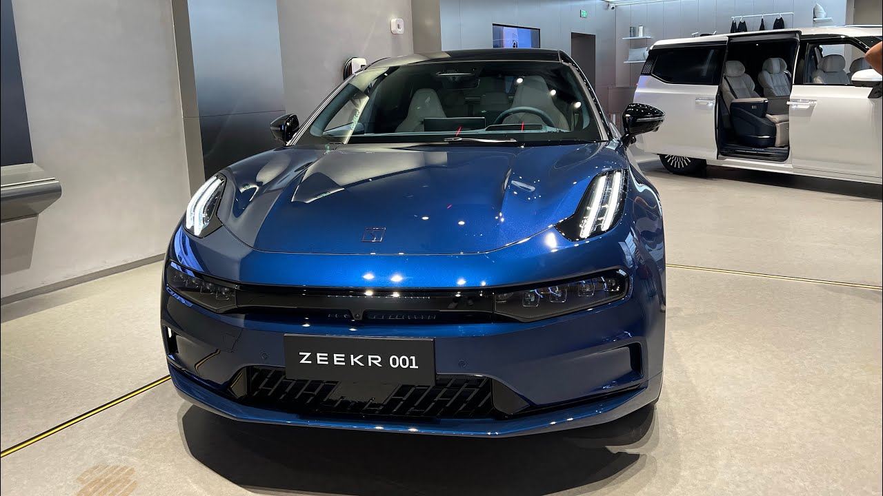 Zeekr 001 اول سياره كهربائيه تتخطي ألف كيلومتر في الشحنه