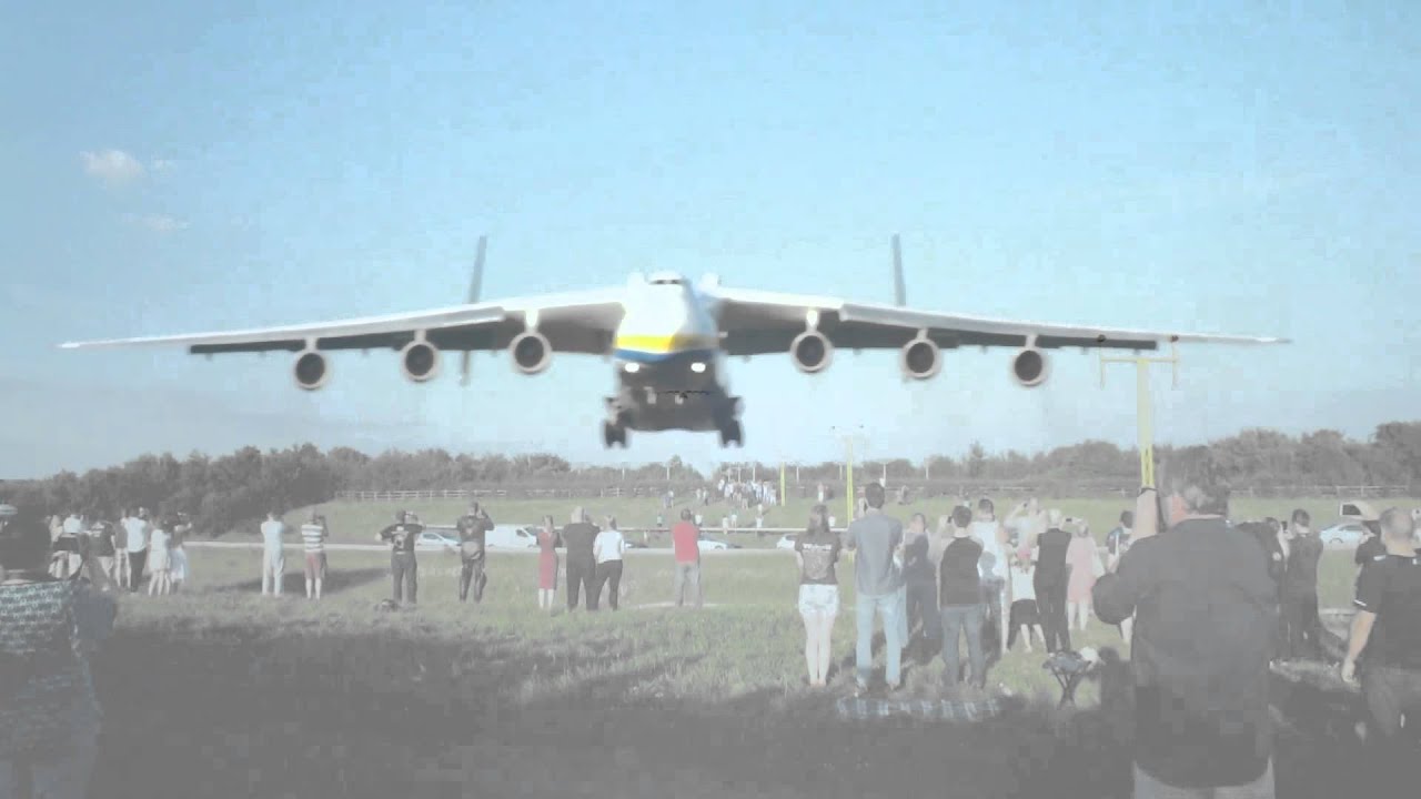 Antonov An-225 Low Landing