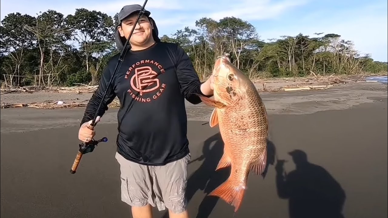 Pesca de Pargo y Róbalo en barra de Sixaola Costa Rica