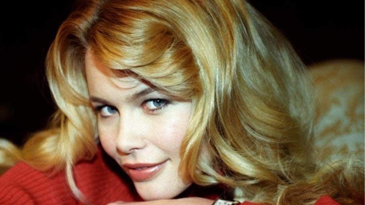 13 Sexy Photos of Claudia Schiffer