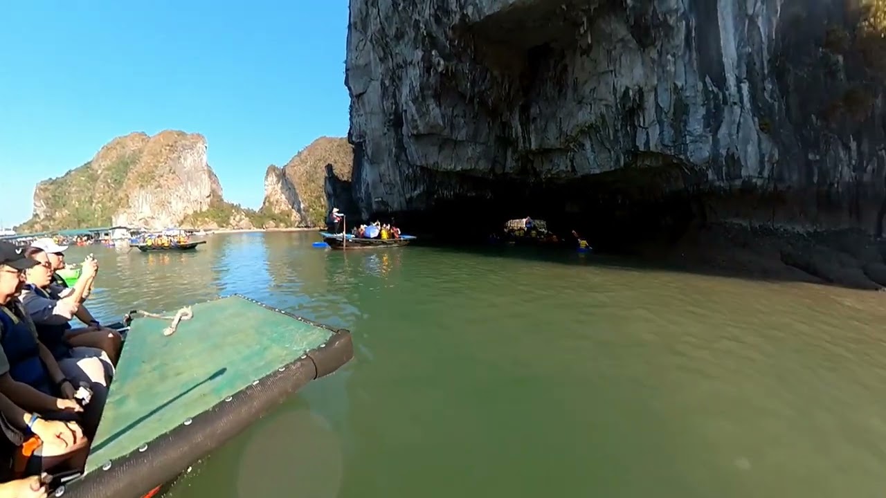 Halong Bay - Luon Cave is located on Bo Hon Island