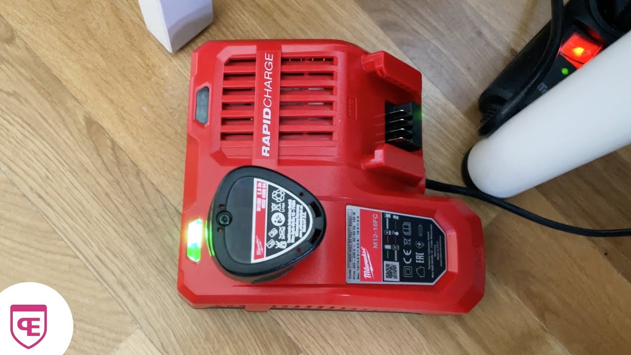 🔋 Aprende el Cargador MILWAUKEE M12 M18 FC como Funciona Carga Rápida ⚡